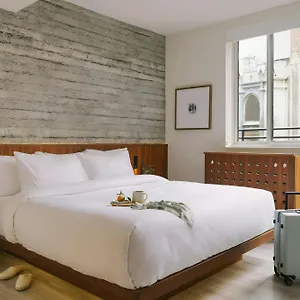  Hotel Sonder Henri on 24